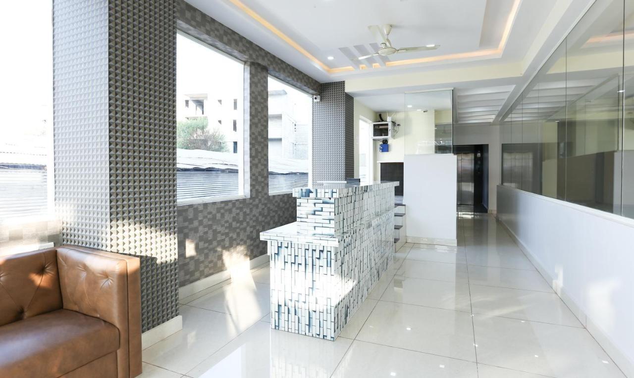 Fabhotel Rotano Suites - Yelahanka Бенґалуру Екстер'єр фото