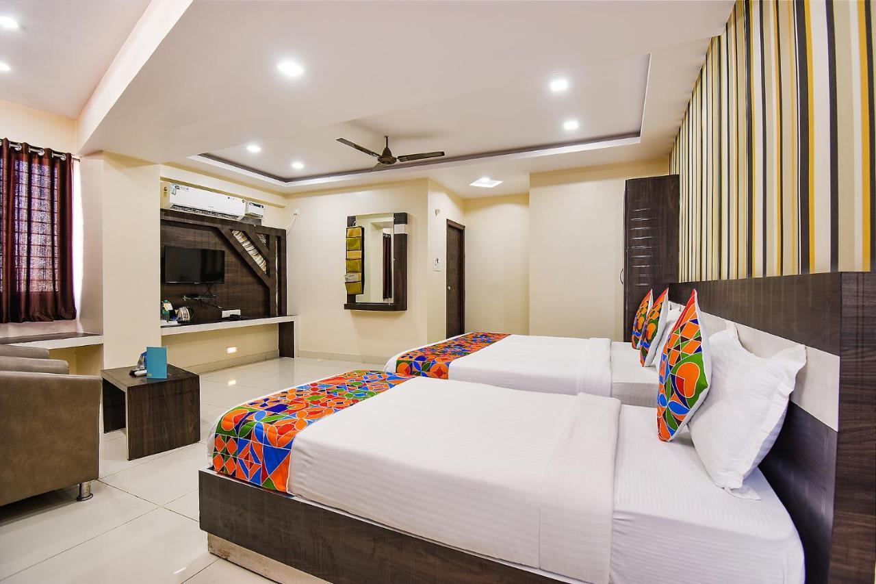 Fabhotel Rotano Suites - Yelahanka Бенґалуру Екстер'єр фото